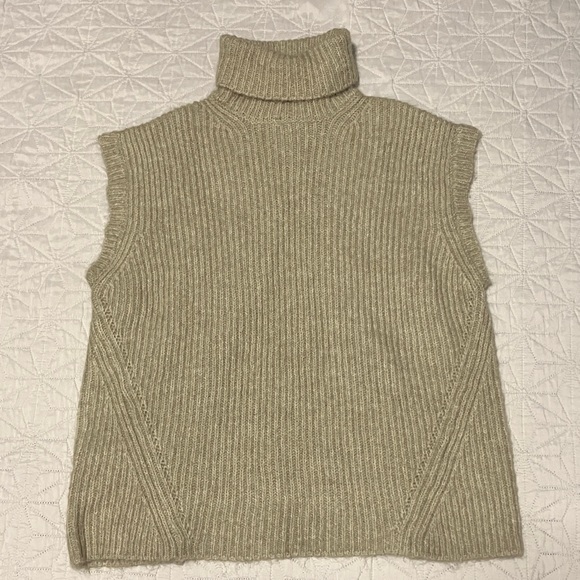 NWT Zara turtleneck wool blend crossover sweater vest size medium green - Picture 2 of 6